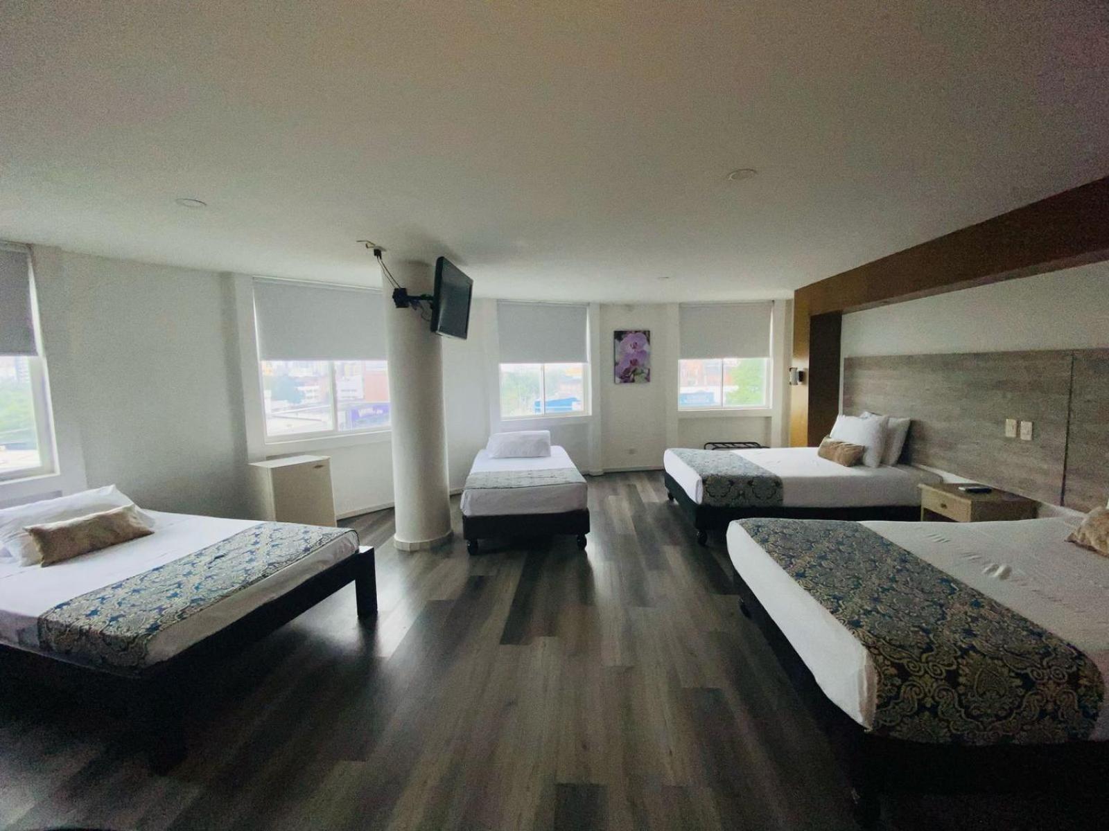 Hotel Metropolis Plaza Cali Esterno foto